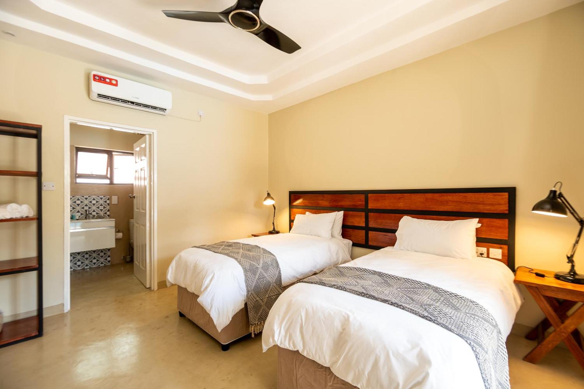 The Shrub Lodge Victoria Falls Extérieur photo