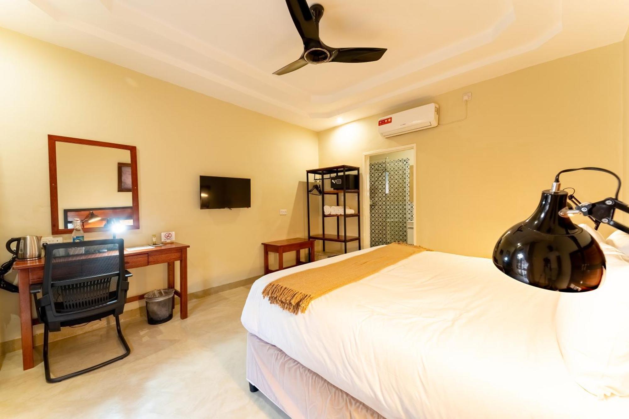 The Shrub Lodge Victoria Falls Extérieur photo