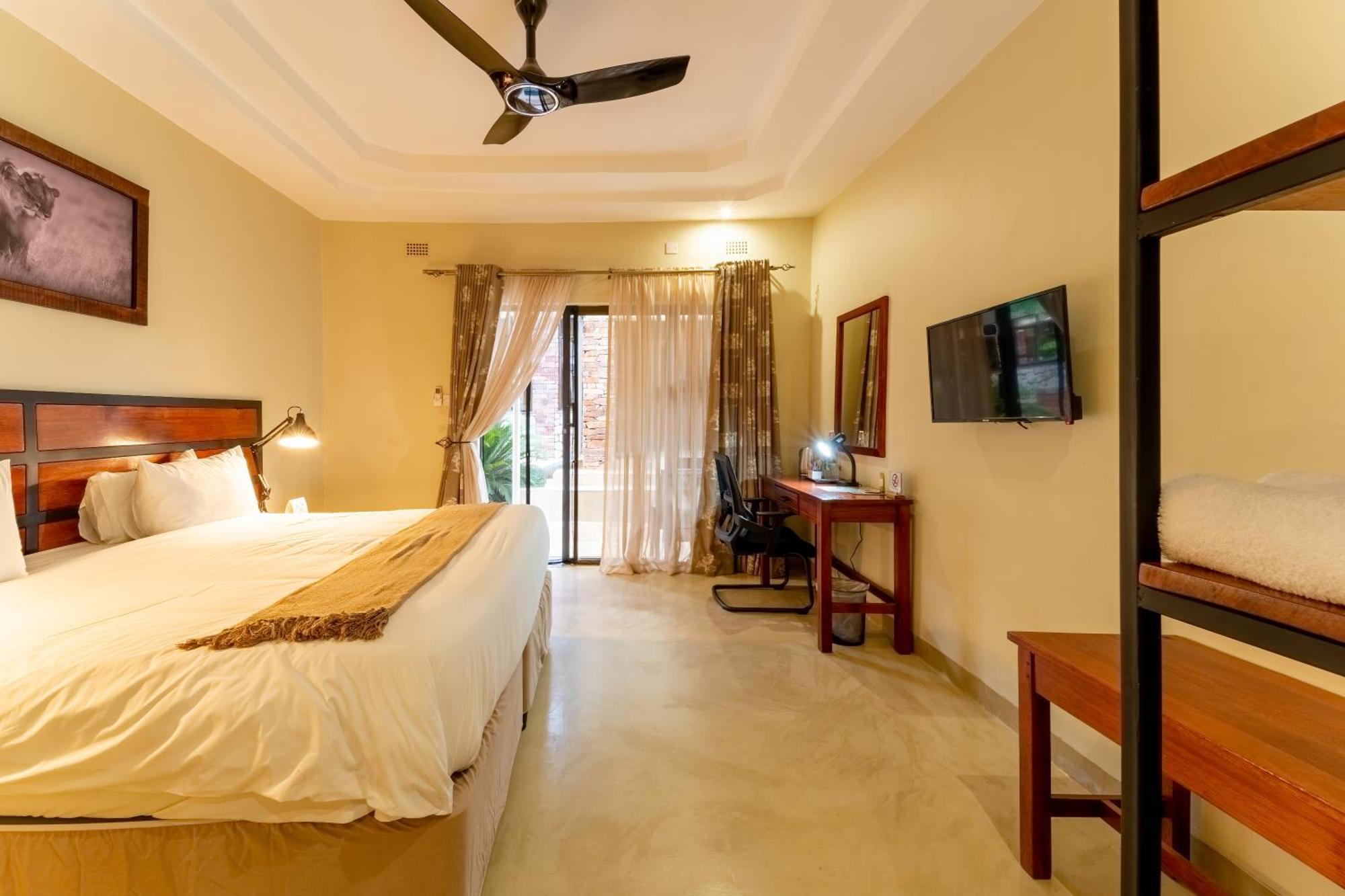 The Shrub Lodge Victoria Falls Extérieur photo