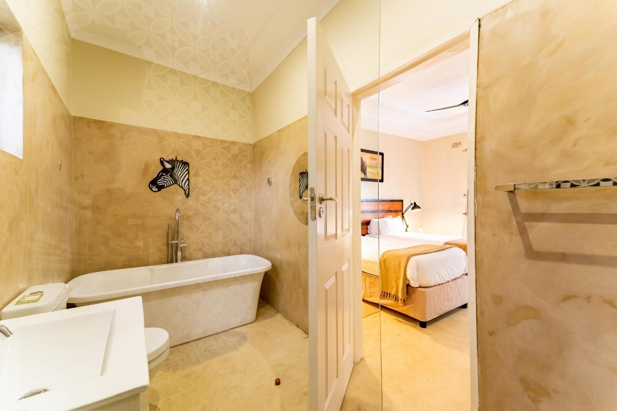 The Shrub Lodge Victoria Falls Extérieur photo